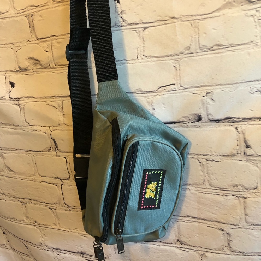 TA FANNY PACK